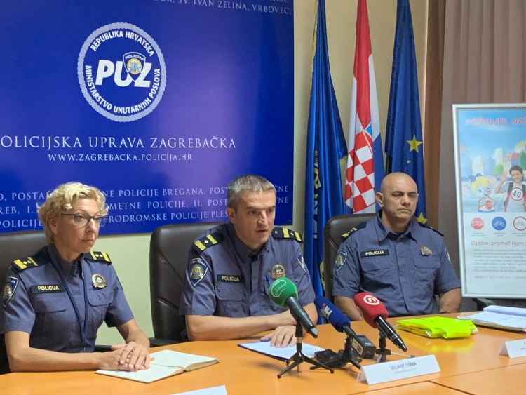 Slika /PU_ZG/slike/PUZ/2019/RUJAN/prvi dan škole 090919/fotkica 1.jpg